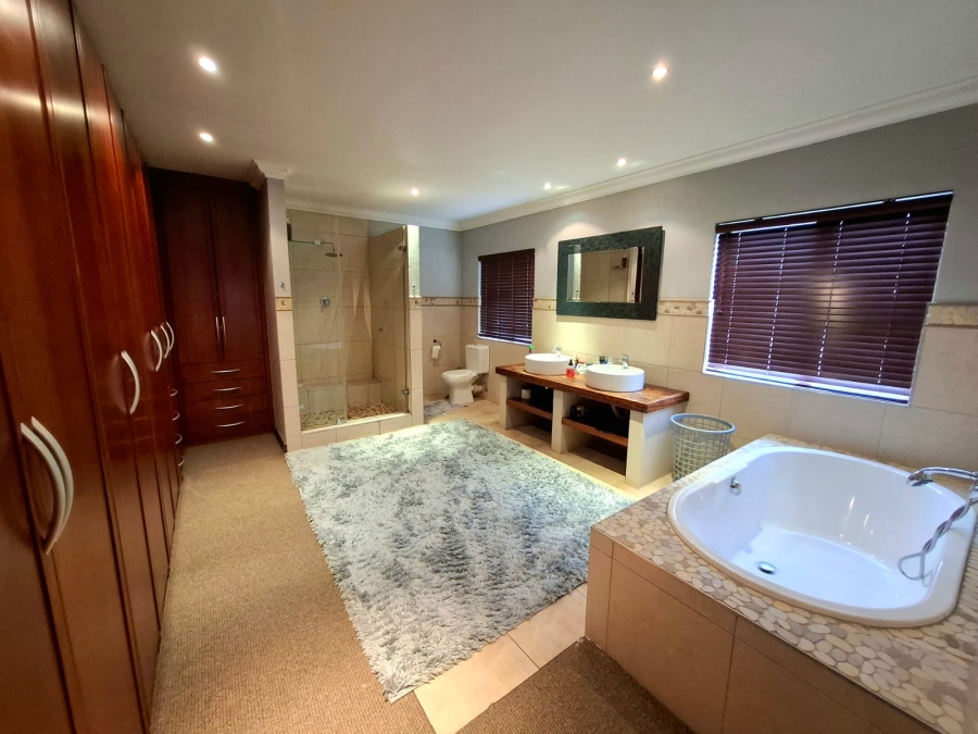 4 Bedroom Property for Sale in Haasendal Western Cape